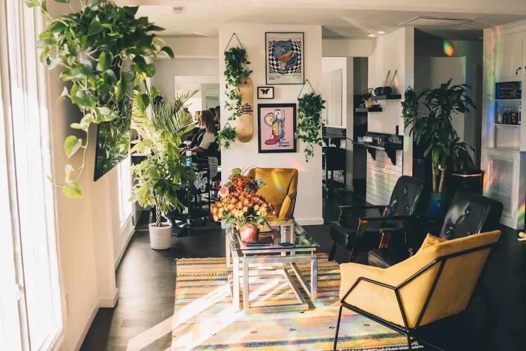 The Local Shoppe - Men's Haircuts and Lounge — Barber shop in Charleston